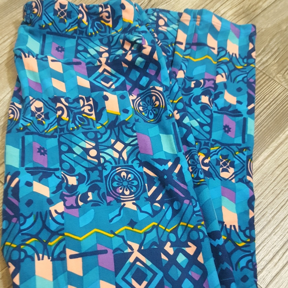 NWOT Lularoe Leggings